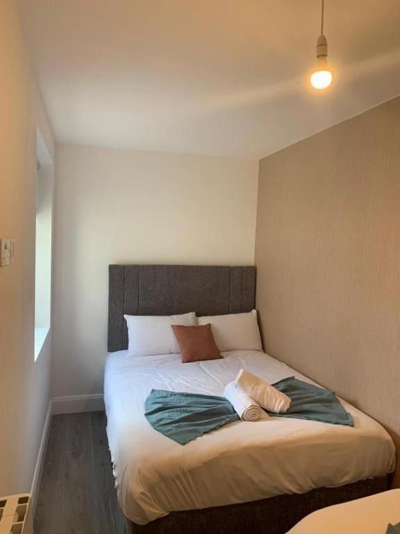 Eyre Square Lane Budget Rooms Galway Exterior photo