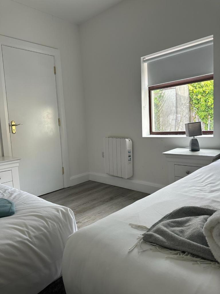 Eyre Square Lane Budget Rooms Galway Exterior photo